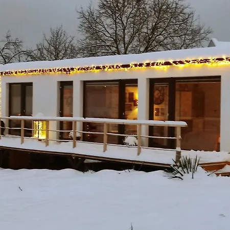 Dom wakacyjny Ranch 66 - Wellness Tiny House Black Swallow Ve Stylu Route 66 Se Saunou, Koupacim Sudem A Bazenem Tršice