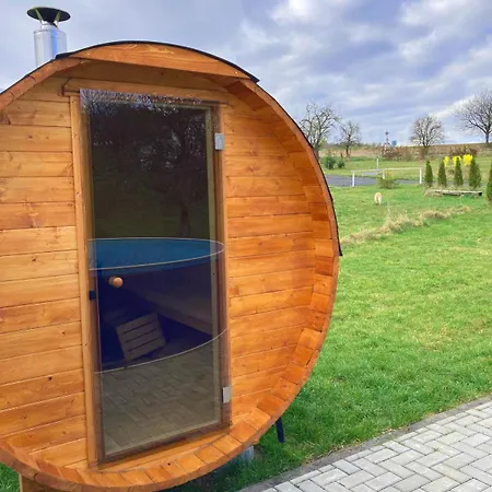 Ranch 66 - Wellness Tiny House Black Swallow Ve Stylu Route 66 Se Saunou, Koupacim Sudem A Bazenem *