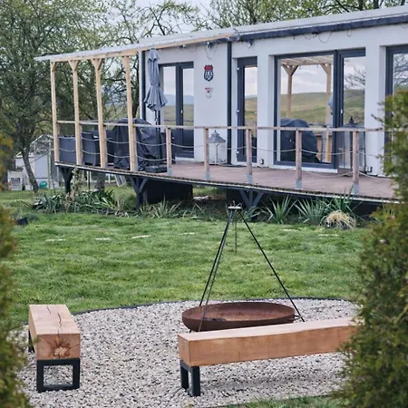 Ferienhaus Ranch 66 - Wellness Tiny House Black Swallow Ve Stylu Route 66 Se Saunou, Koupacim Sudem A Bazenem