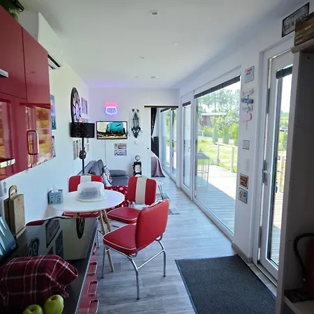 Ranch 66 - Wellness Tiny House Black Swallow Ve Stylu Route 66 Se Saunou, Koupacim Sudem A Bazenem Ferienhaus Tršice