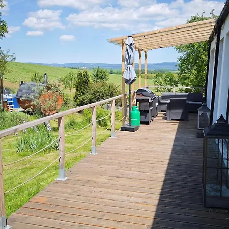 Ranch 66 - Wellness Tiny House Black Swallow Ve Stylu Route 66 Se Saunou, Koupacim Sudem A Bazenem Ferienhaus *