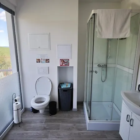 Ranch 66 - Wellness Tiny House Black Swallow Ve Stylu Route 66 Se Saunou, Koupacim Sudem A Bazenem