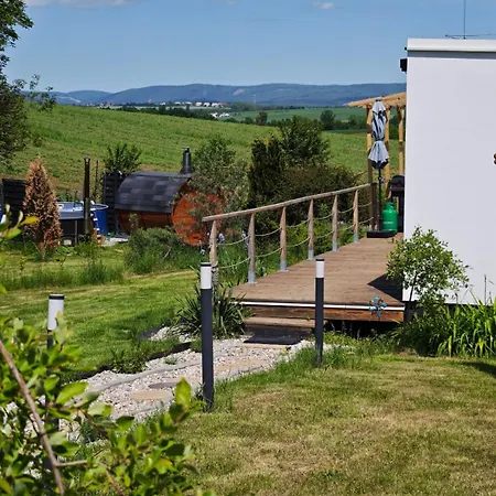 Ranch 66 - Wellness Tiny House Black Swallow Ve Stylu Route 66 Se Saunou, Koupacim Sudem A Bazenem * Tršice