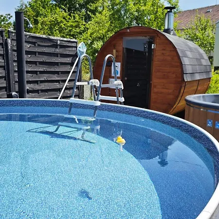 Σπίτι διακοπών Ranch 66 - Wellness Tiny House Black Swallow Ve Stylu Route 66 Se Saunou, Koupacim Sudem A Bazenem